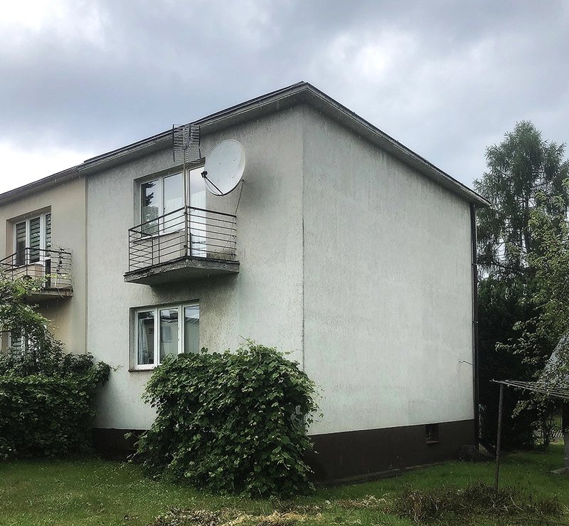 Dom z lat 70. – elewacja ogrodowa przed przebudową.